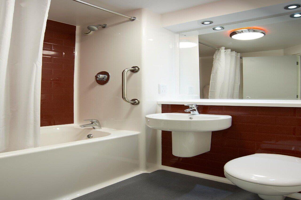 Travelodge High Wycombe Central Exteriör bild