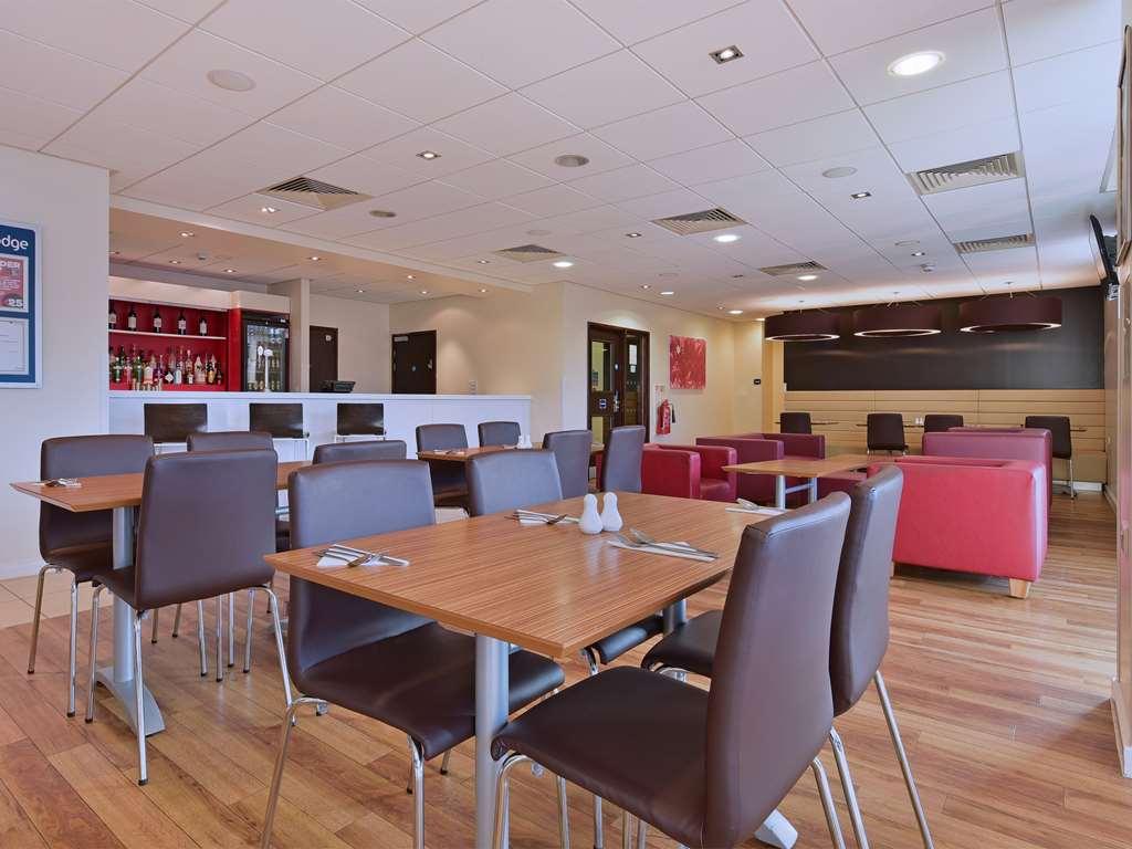 Travelodge High Wycombe Central Restaurang bild