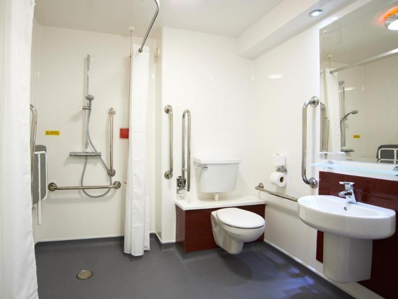 Travelodge High Wycombe Central Exteriör bild