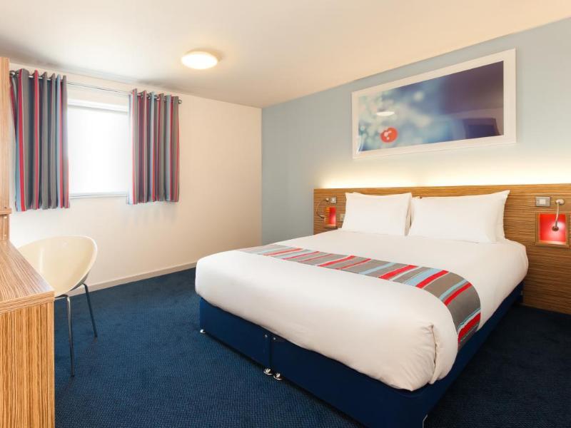 Travelodge High Wycombe Central Exteriör bild