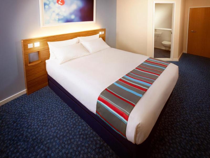 Travelodge High Wycombe Central Exteriör bild
