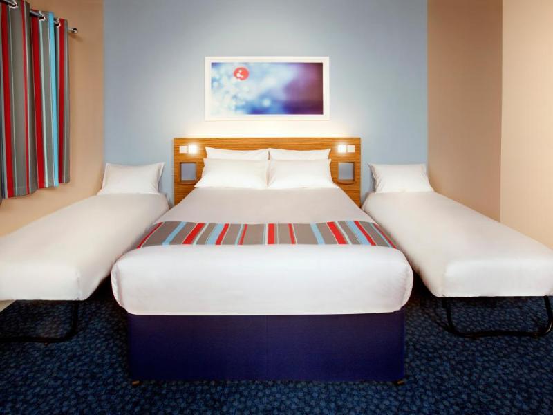 Travelodge High Wycombe Central Exteriör bild