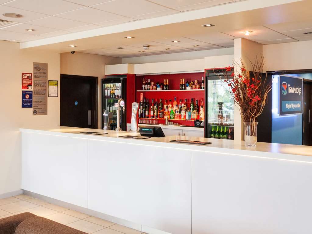 Travelodge High Wycombe Central Restaurang bild